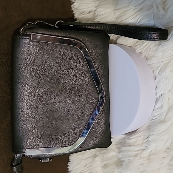 Charming Charlie wristlet - Picture 2 of 12